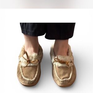 Sunset tan faux fur moccasin slippers